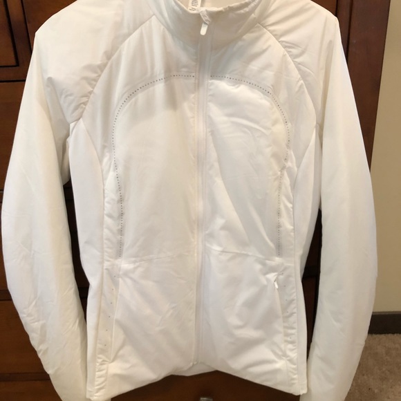 Lululemon Run for Cold Jacket - Picture 3 of 6
